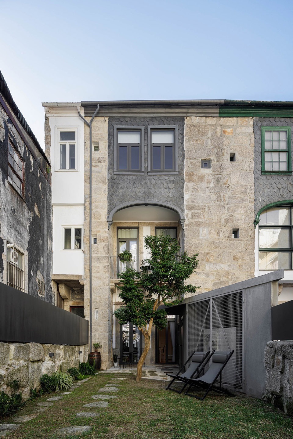 Casa Cedofeita by Paulo Moreira Architectures