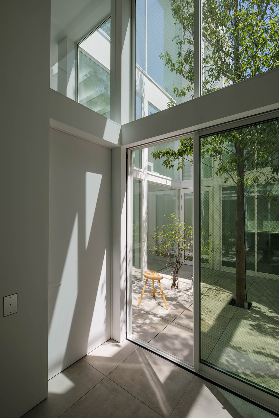 Courtyard House without Second Floor by Takuro Yamamoto Architects