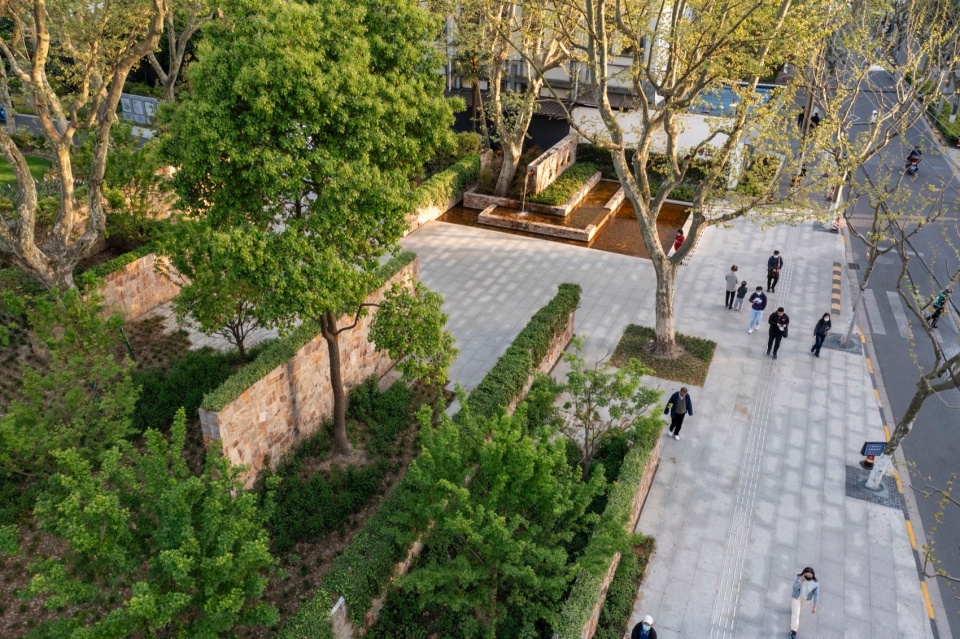 renovation of peace parks gate 6 entrance on tianbao road by atelier z