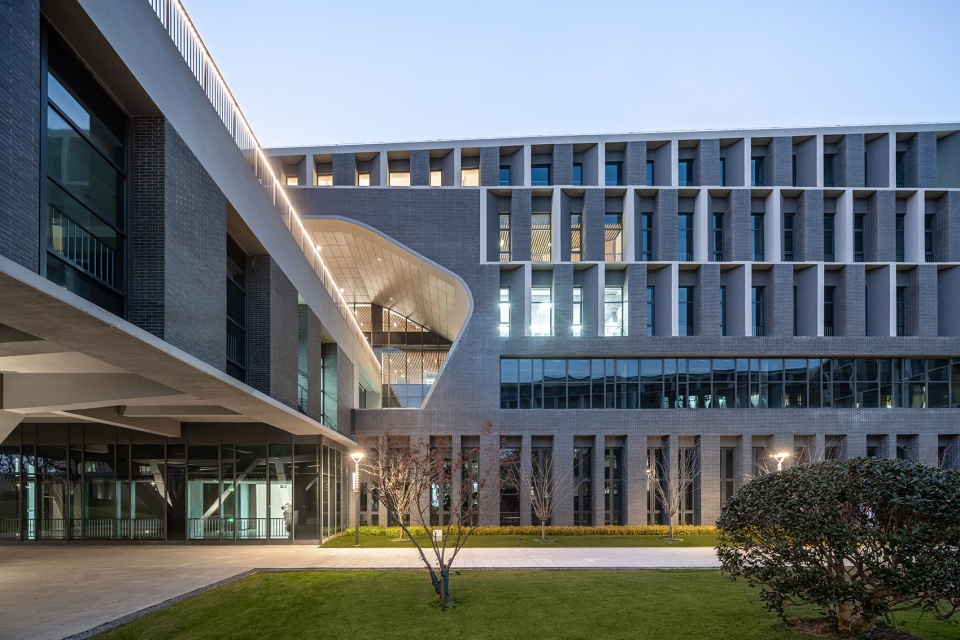 southern subject innovation research center by tjad