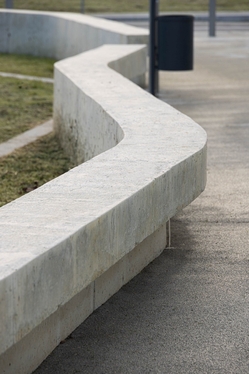 interface de transportes lourosa fiaes by atelier darquitectura lopes da costa