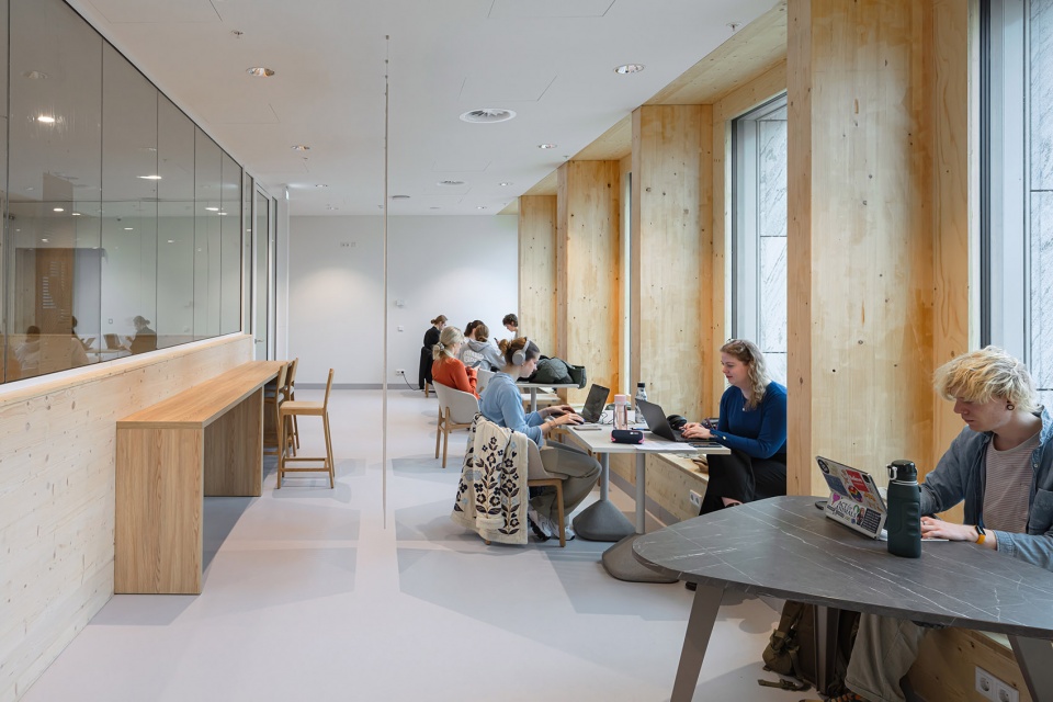 marga klompe building by powerhouse company