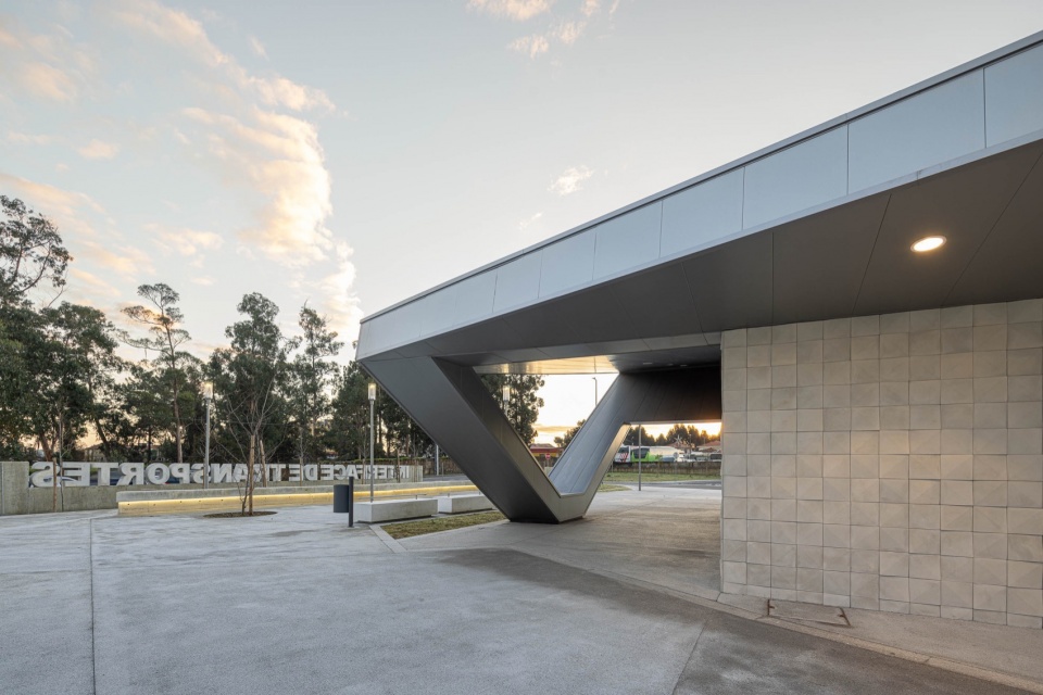 interface de transportes lourosa fiaes by atelier darquitectura lopes da costa