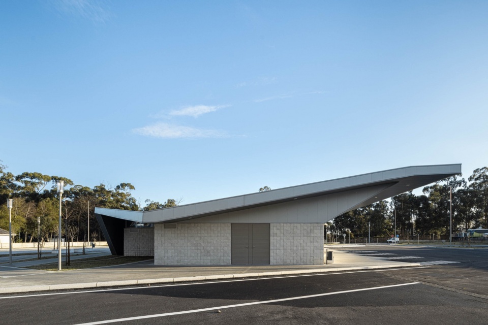 interface de transportes lourosa fiaes by atelier darquitectura lopes da costa