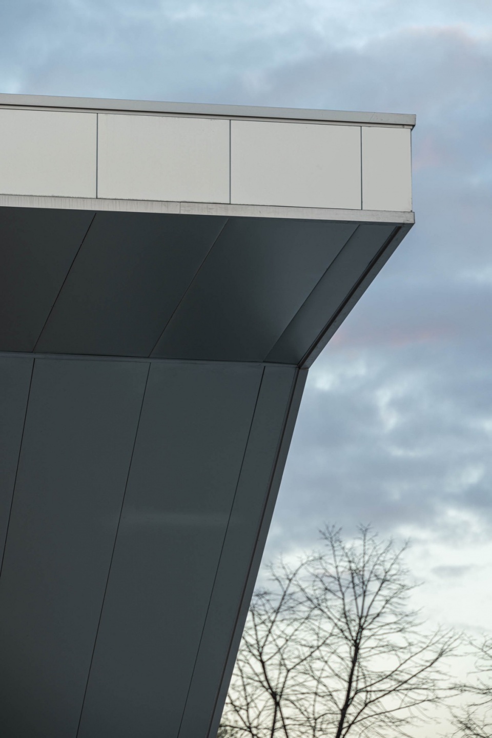 interface de transportes lourosa fiaes by atelier darquitectura lopes da costa