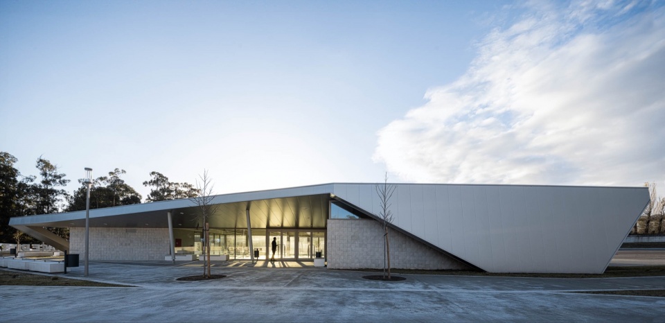 interface de transportes lourosa fiaes by atelier darquitectura lopes da costa