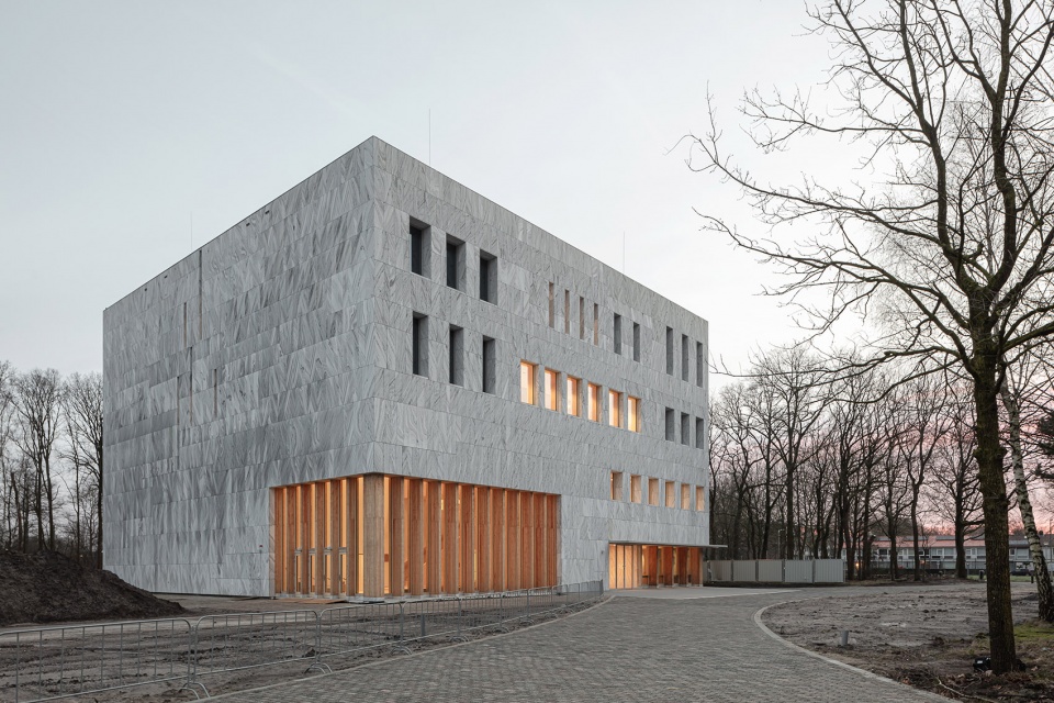 marga klompe building by powerhouse company