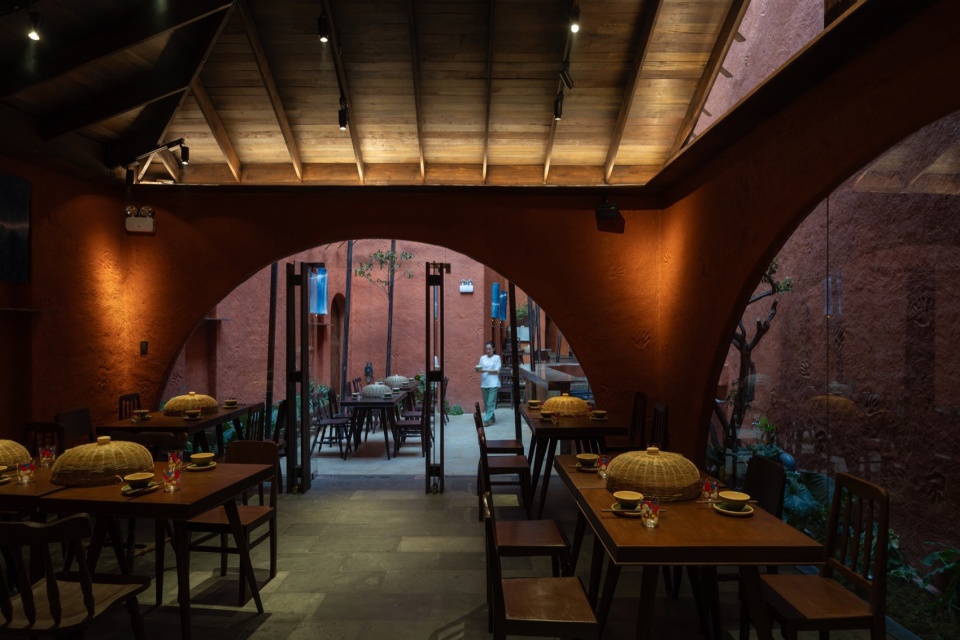 MAM RESTAURANT by SAWADEESIGN