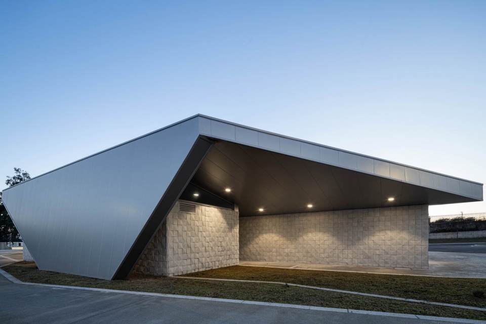 interface de transportes lourosa fiaes by atelier darquitectura lopes da costa