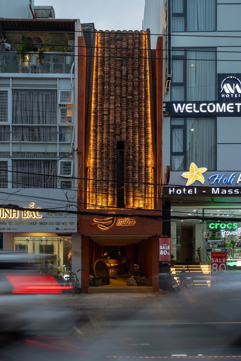 MAM RESTAURANT by SAWADEESIGN