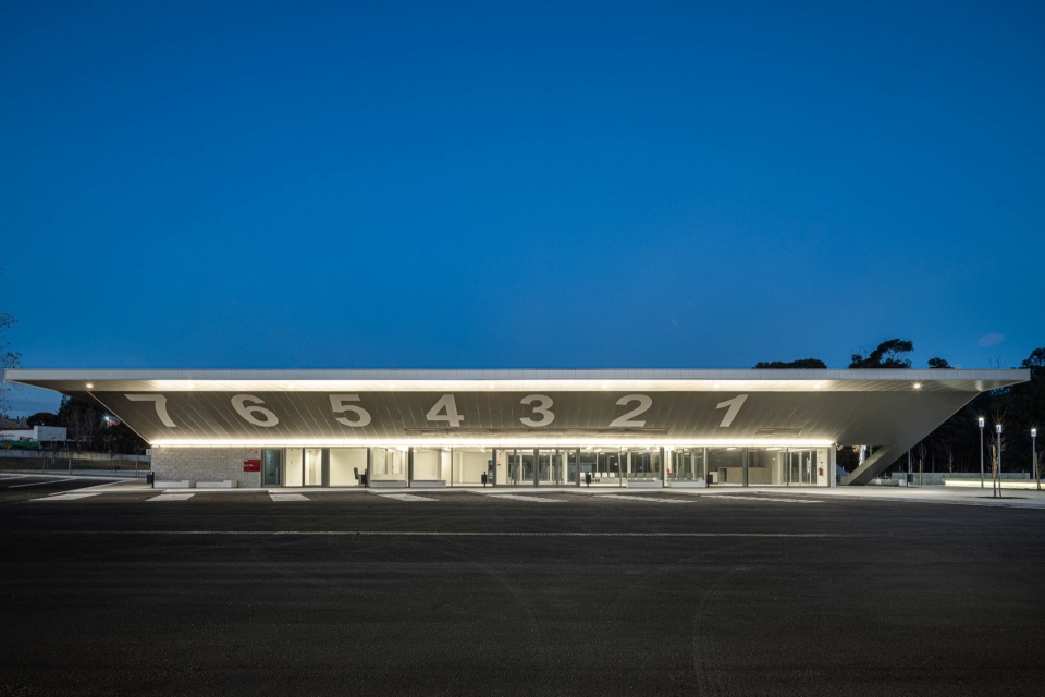 interface de transportes lourosa fiaes by atelier darquitectura lopes da costa