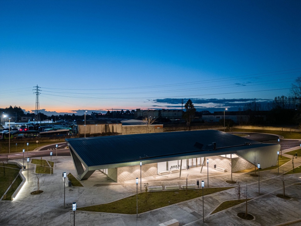 interface de transportes lourosa fiaes by atelier darquitectura lopes da costa
