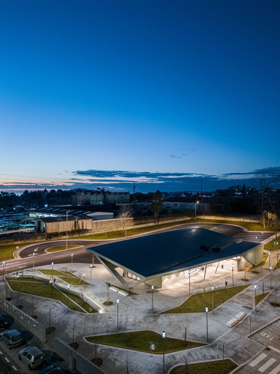 interface de transportes lourosa fiaes by atelier darquitectura lopes da costa