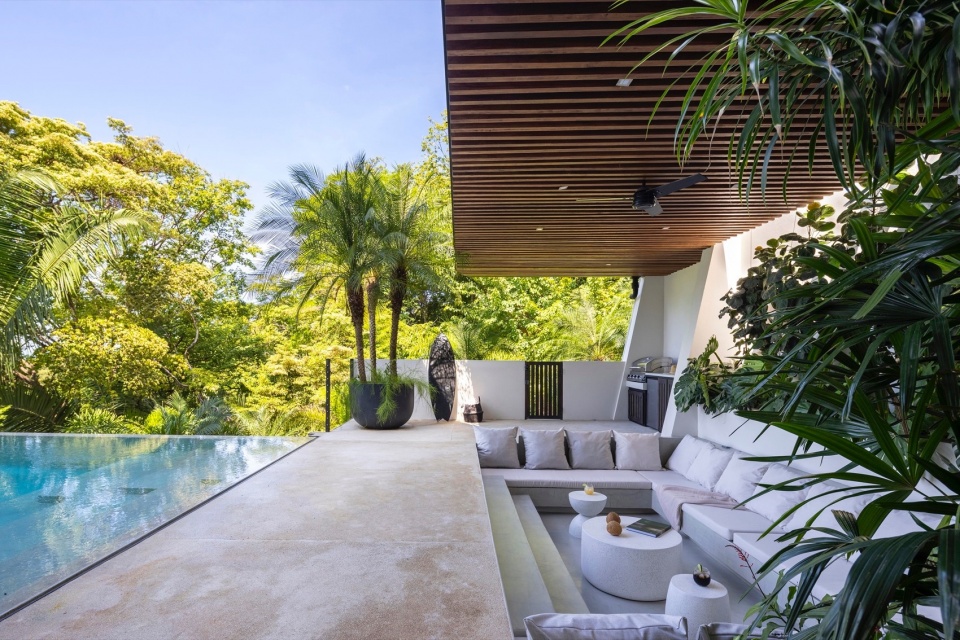 Makai Villas by Studio Saxe