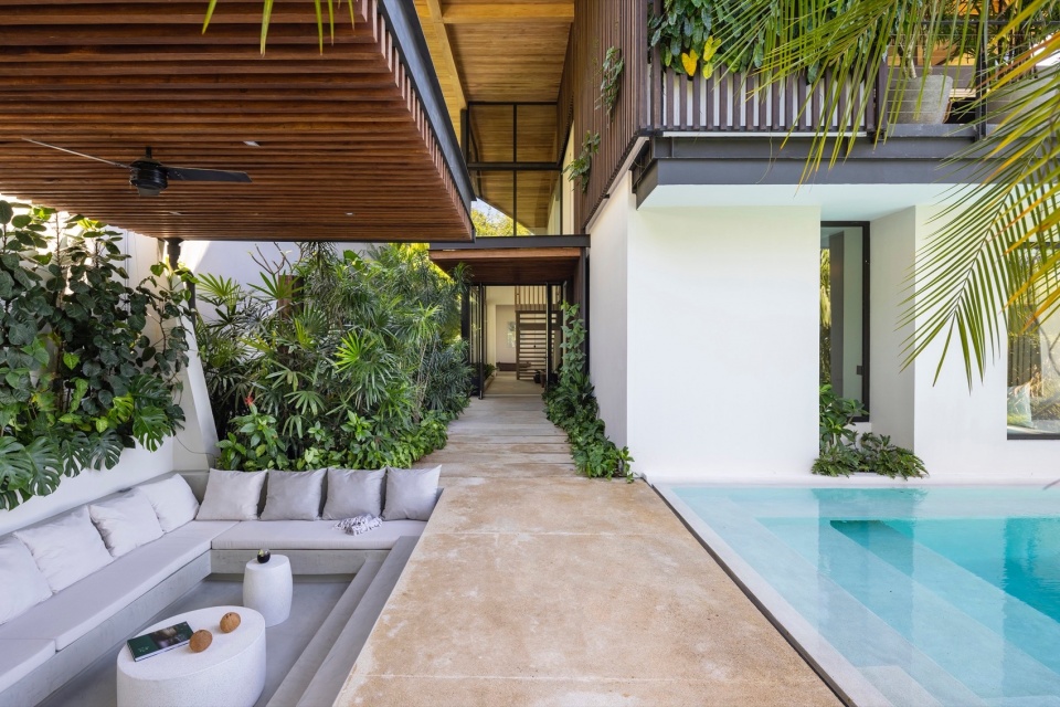Makai Villas by Studio Saxe