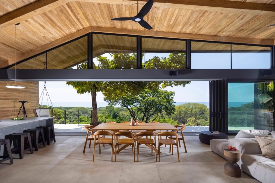 Makai Villas by Studio Saxe