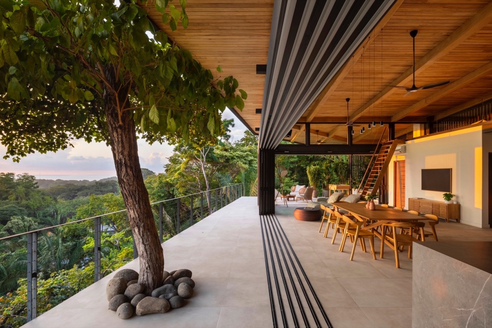 Makai Villas by Studio Saxe