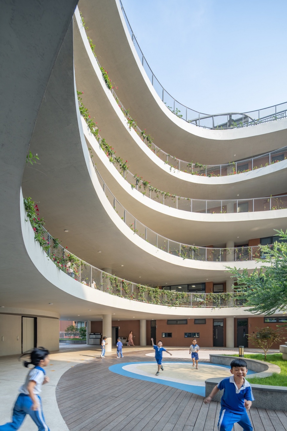 . 二层的开放活动区 Open area in the second floor ©白羽