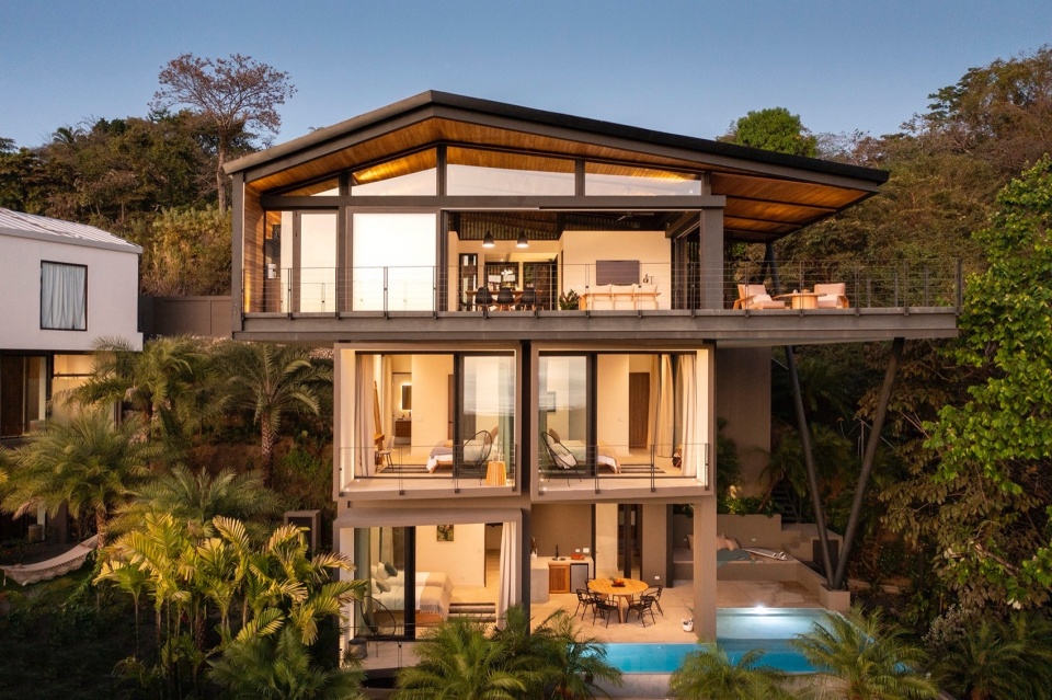 Makai Villas by Studio Saxe