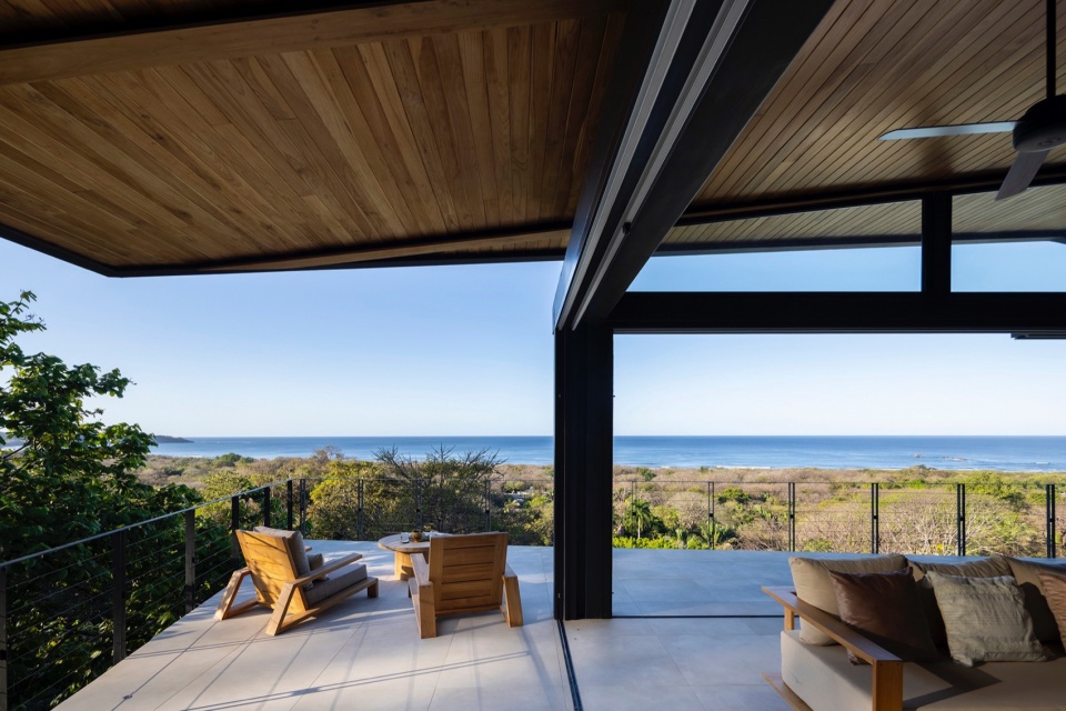 Makai Villas by Studio Saxe