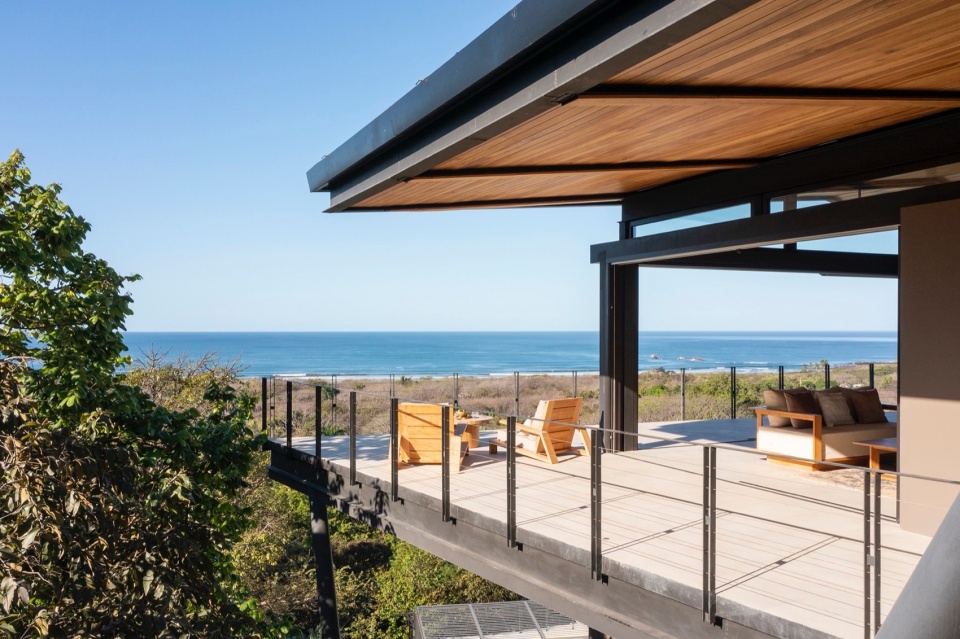 Makai Villas by Studio Saxe