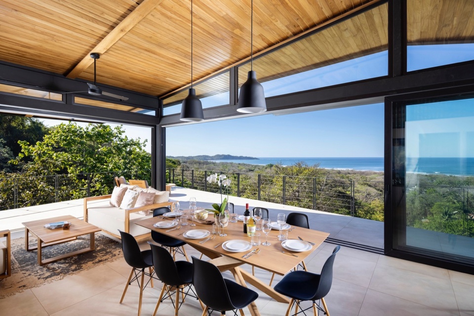 Makai Villas by Studio Saxe