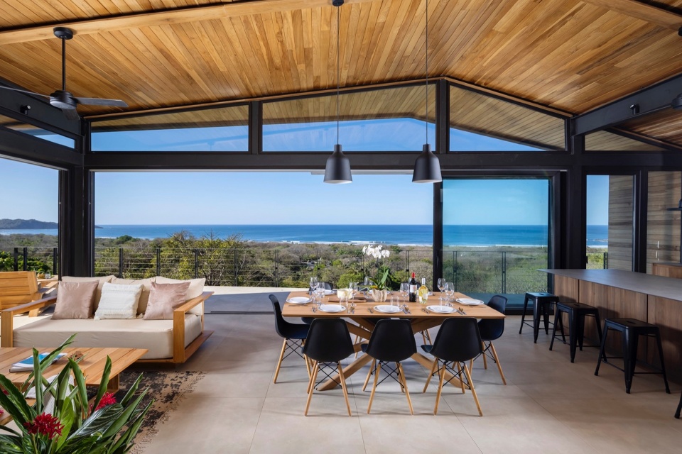 Makai Villas by Studio Saxe
