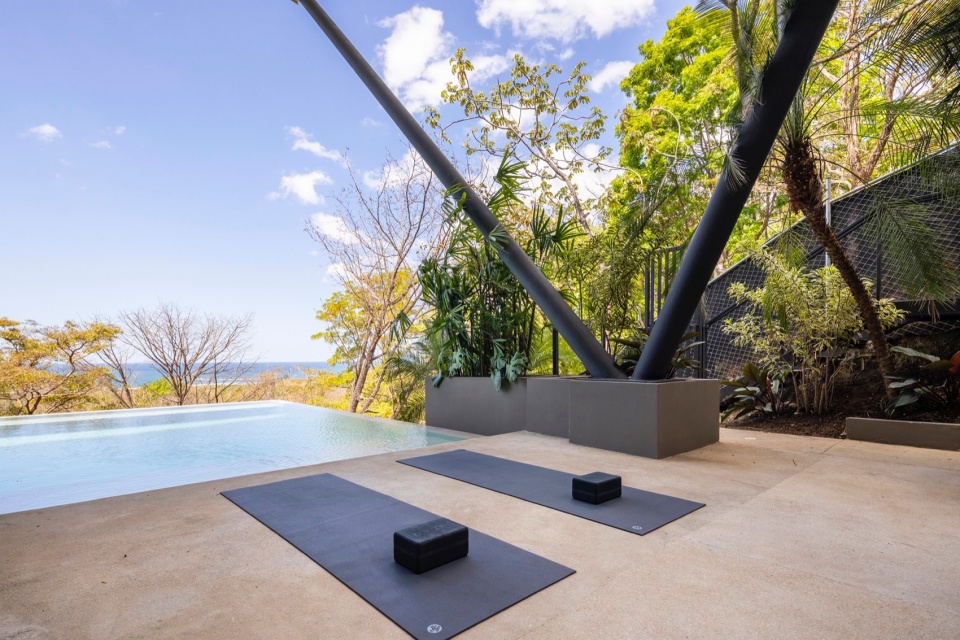 Makai Villas by Studio Saxe