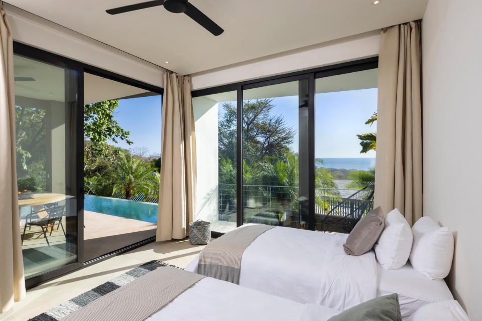 Makai Villas by Studio Saxe