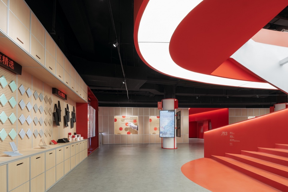 零售空间的商品展示橱窗