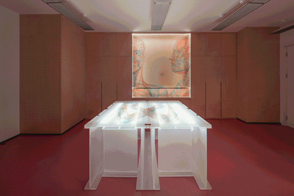 透光的亚克力展具