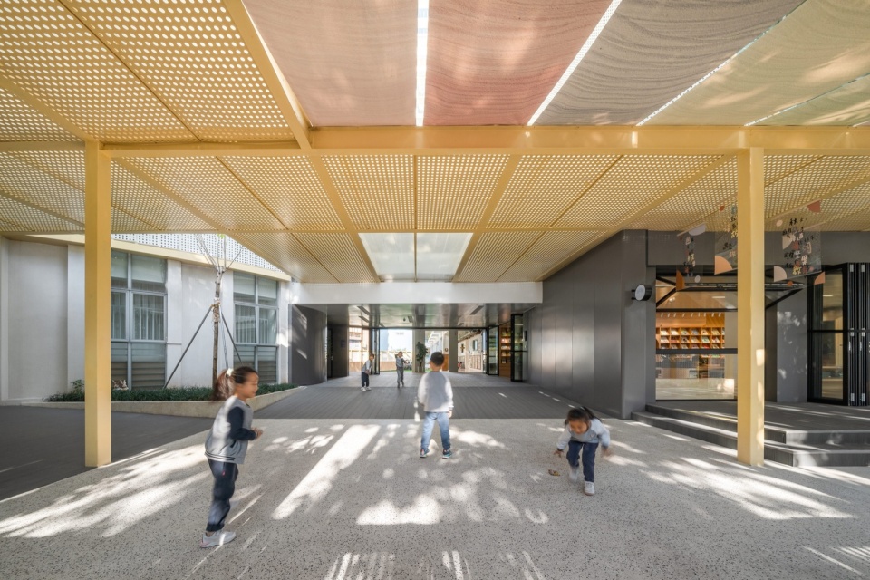 前厅 ©张超 Childrens Home Haibei Kindergarten Renovation DJX Design