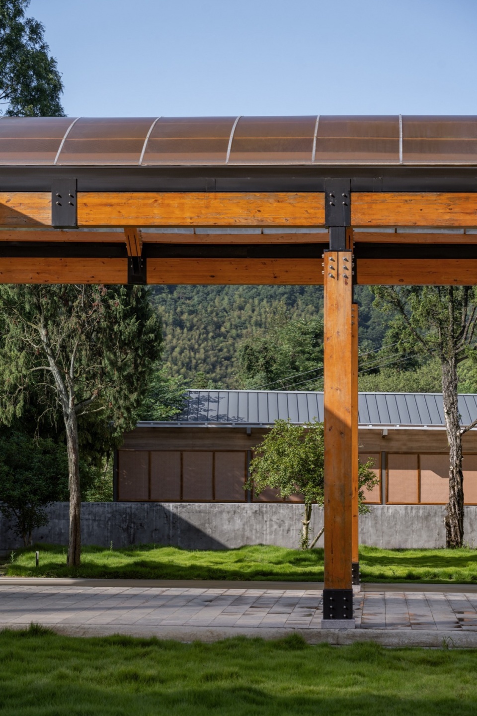 卷棚柱梁 摄影:吴清山 transformation and regeneration of sunao primary school by zaozuo architecture studio