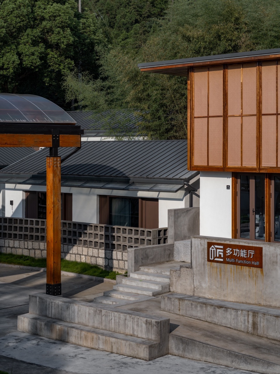 礼堂台阶 摄影:吴清山 transformation and regeneration of sunao primary school by zaozuo architecture studio