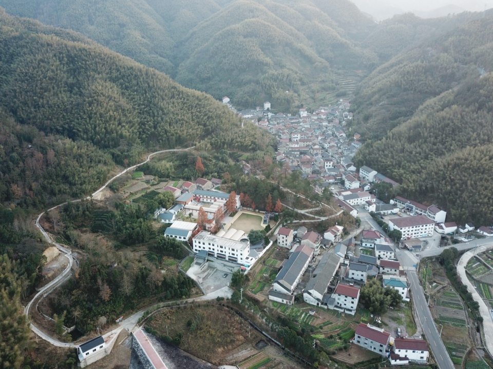 鸟瞰 摄影:造作建筑 transformation and regeneration of sunao primary school by zaozuo architecture studio