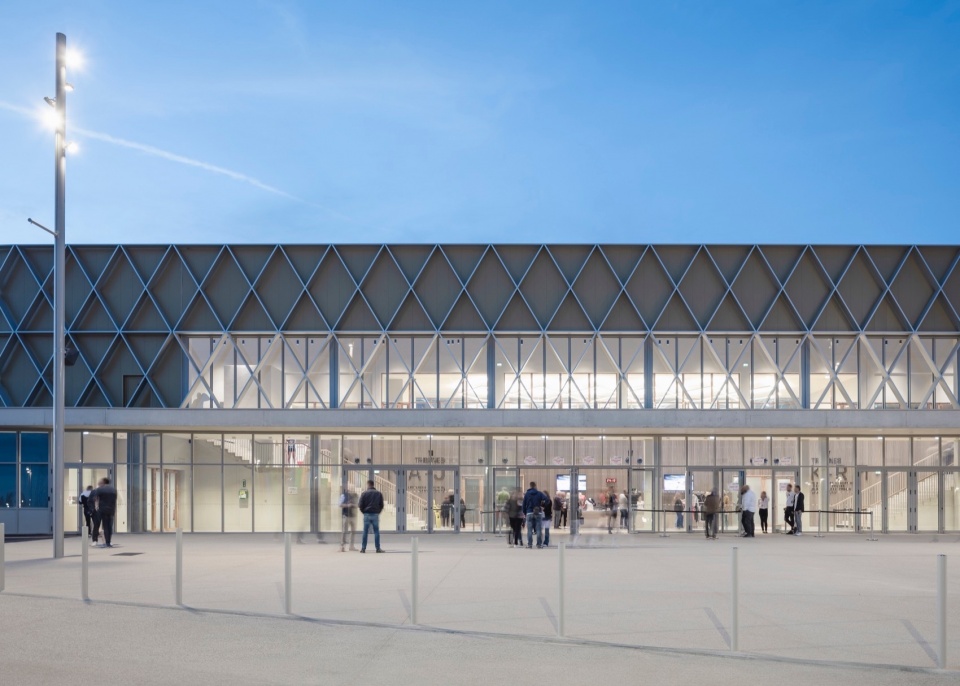 palais des sports by panorama architecture