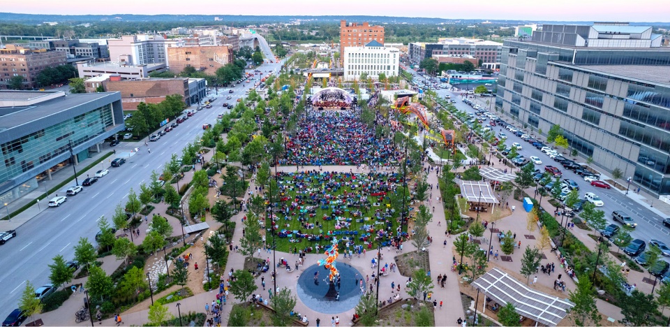 2023 ASLA GENERAL DESIGN AWARD OF HONOR Remaking a 1970s Downtown Park Into a New Public Realm by OJB Landscape Architecture