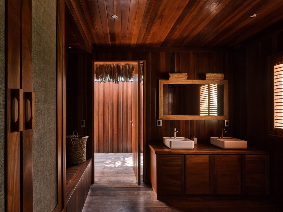 Casa Elilula by Commany Conti Granteral