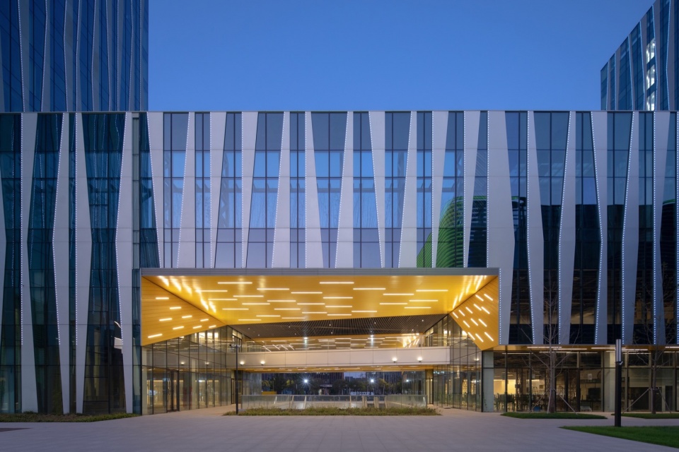 Shanghai Lingang High Live Fun Innovation Complex Phase III by FTA group GmBH