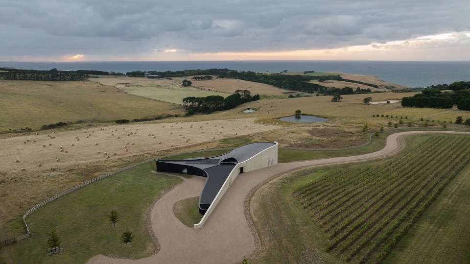 peninsula house by wood marsh