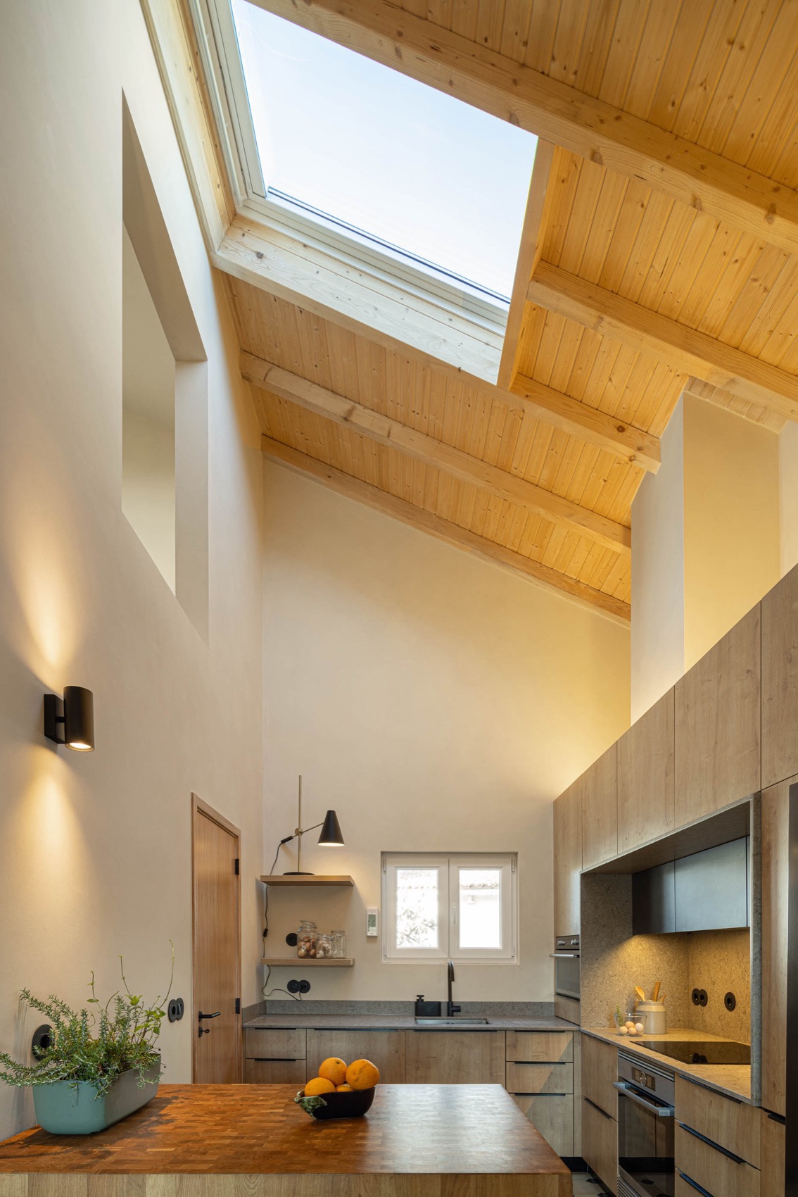 Rural soul house in Sintra by Tsou Arquitectos - 谷德设计网