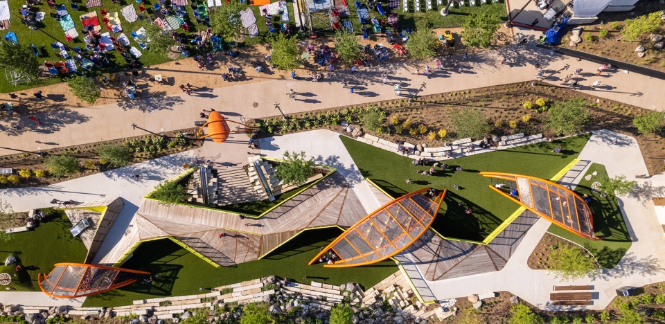 2023 ASLA GENERAL DESIGN AWARD OF HONOR Remaking a 1970s Downtown Park Into a New Public Realm by OJB Landscape Architecture