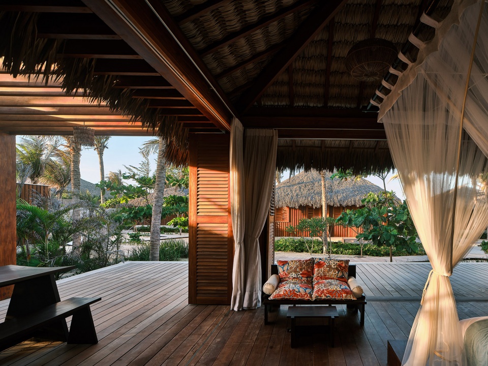Casa Elilula by Commany Conti Granteral