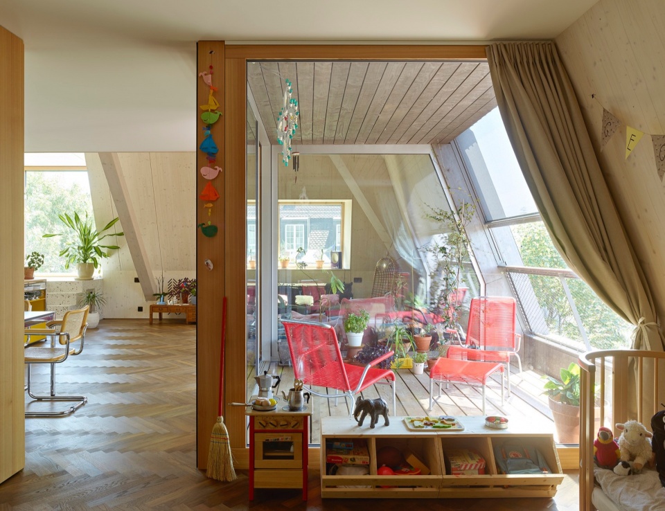 dapples by local architecture