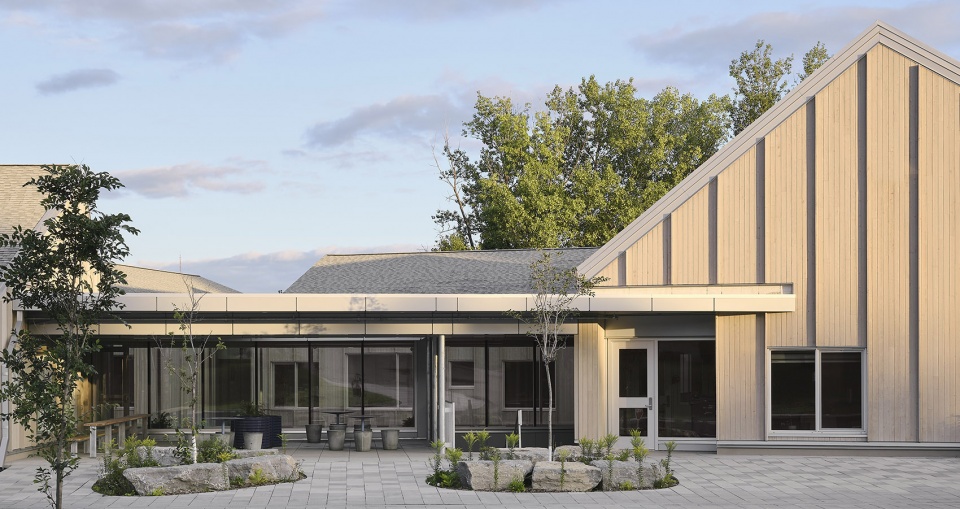 ecole de letincelle by consortium agence spatiale appareil architecture bgla architecture