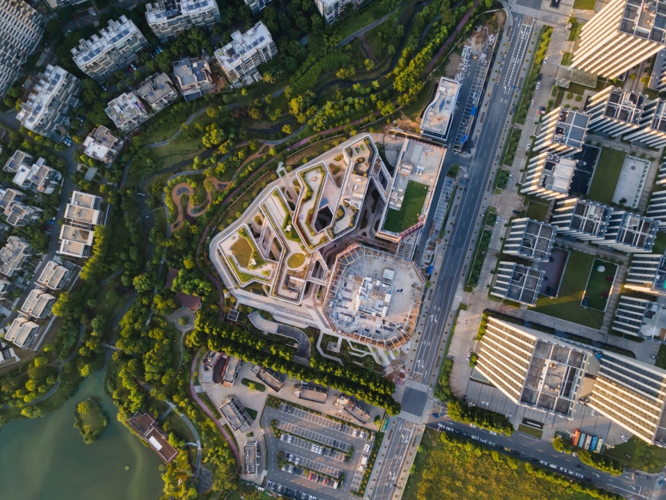 AutoFuturist Complex Jingu Center by LYCS Work