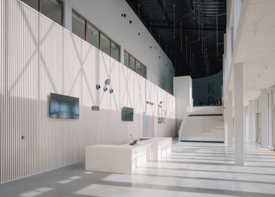 palais des sports by panorama architecture