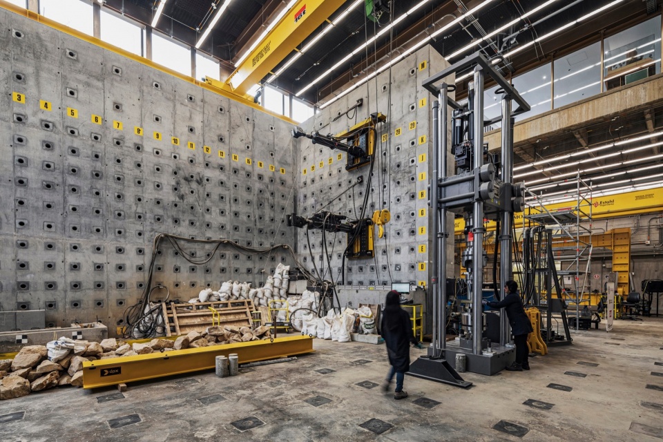 engineering laboratories at pontificia universidad javeriana by juan pablo ortiz taller architects