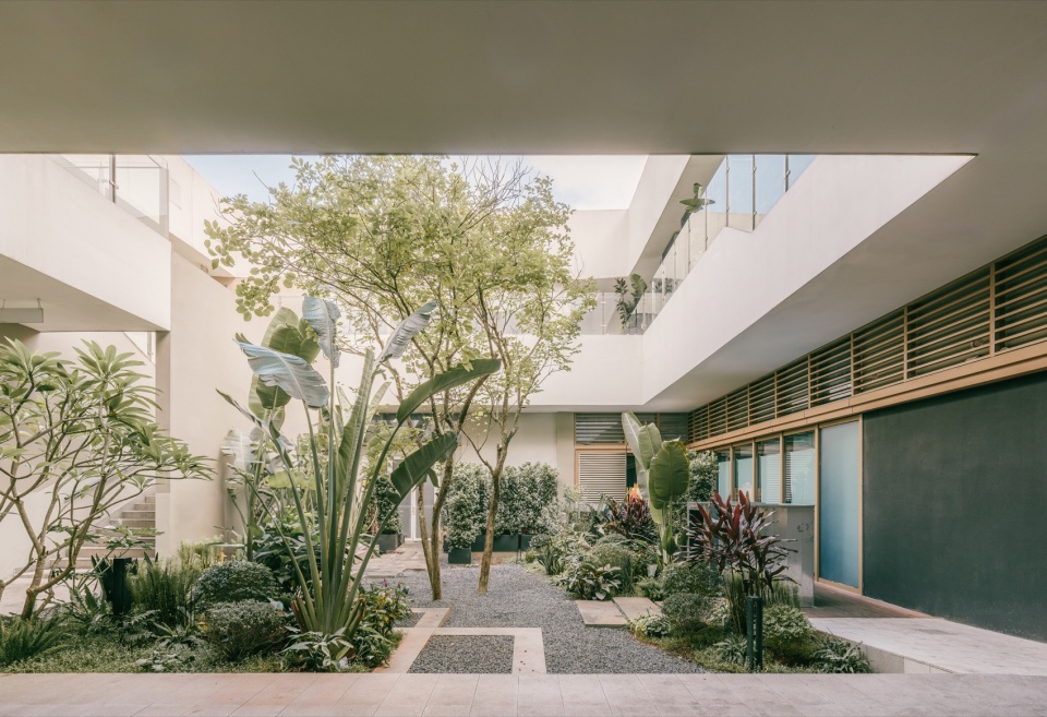The CAPE Commercial District China by DL atelier