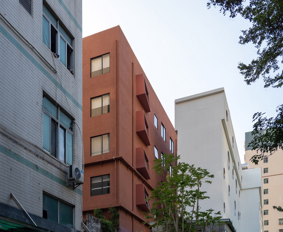 the renovation of 7 and 8 buildings in dongcai industrial park by atelier diagonal